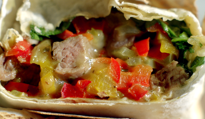 Etli ve Karışık Biberli Dürüm