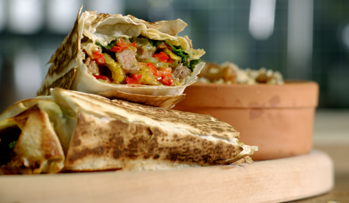 Etli ve Karışık Biberli Dürüm