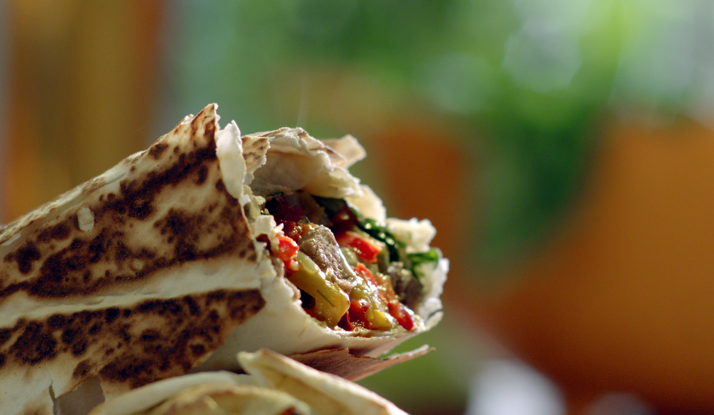 Etli ve Karışık Biberli Dürüm