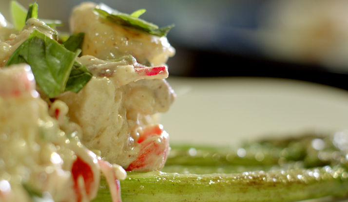 Beşamel Ve Fesleğen Pesto Soslu Tavuk