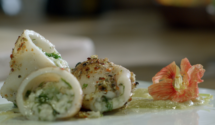 Otlu Kalamar Dolması