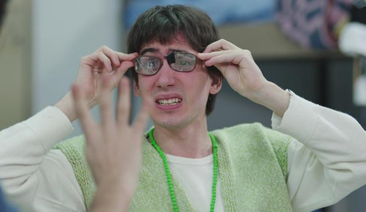 "Boynu Bükükler" Dizisinden Kareler