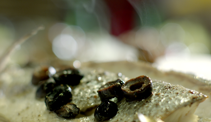 Kağıtta Fesleğenli Levrek