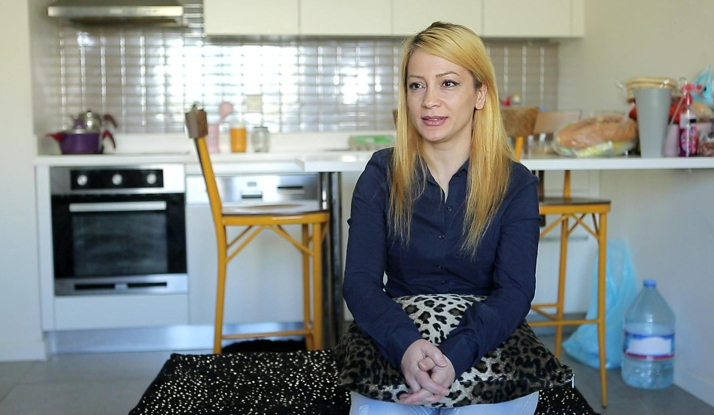 Esra Ezmeci ile Yalnız Değilsiniz 1. Bölüm Foto Galeri