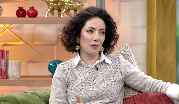 Yeniden Konuşalım 1. Bölüm Foto Galeri