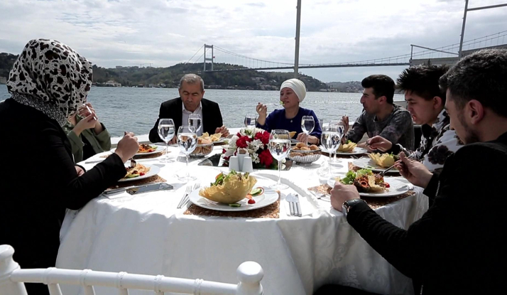 Esra Ezmeci ile Yalnız Değilsiniz 2. Bölüm Foto Galeri