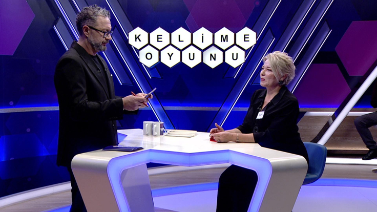 Üzerinde yemek de yenilebilen, yuvarlak, büyük tepsi