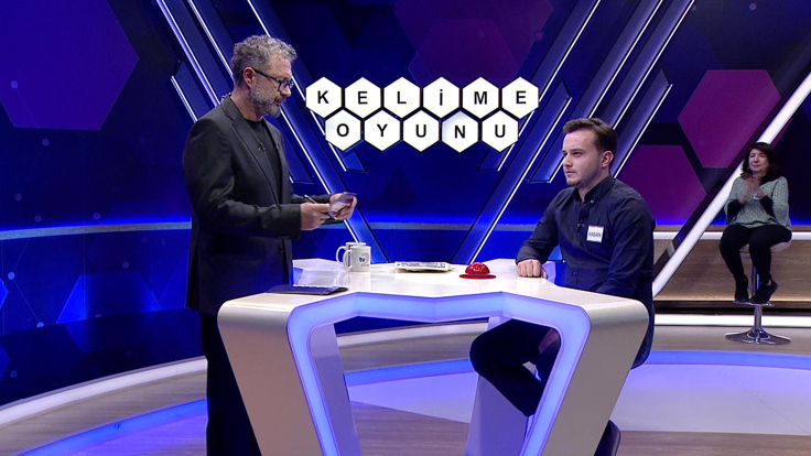 Mavi, kırmızı ve çok az miktarda beyazın karışımından ortaya çıkan renk